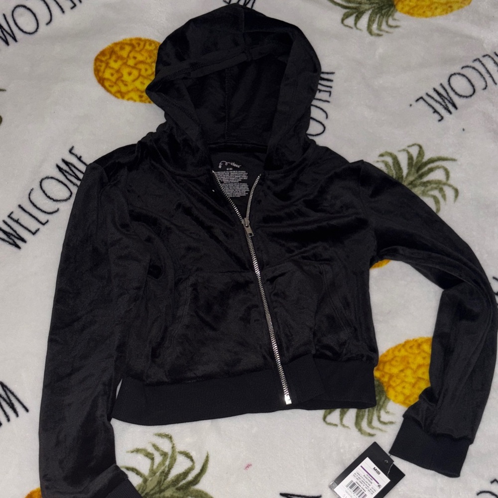 Black velvet kids zip up hoodie medium 8